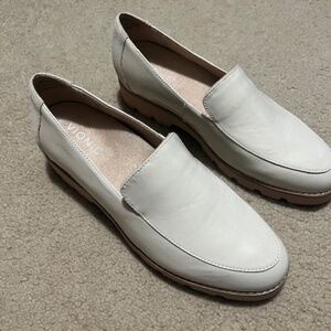 Vionic Kensley Loafer Cream Leather Size 8